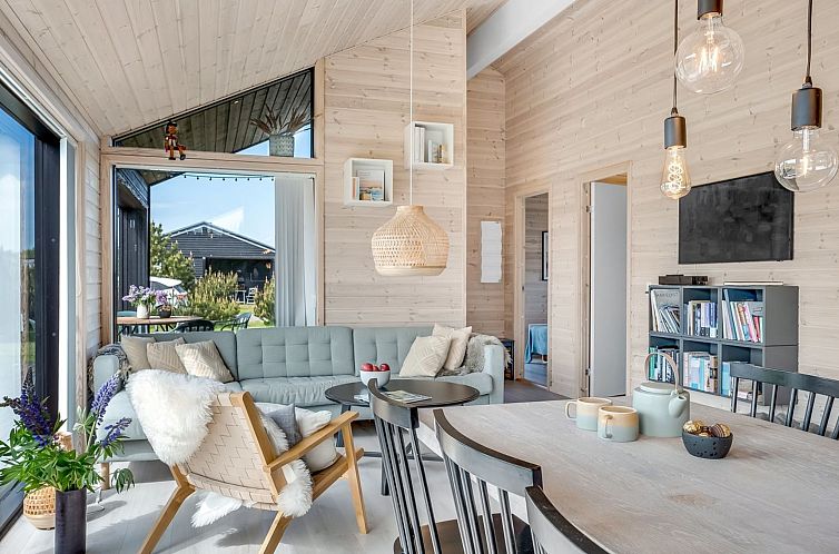 Vakantiehuis "Edite" - 900m from the sea