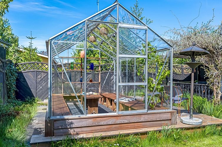 Vakantiehuis "Eljena" - 550m from the sea