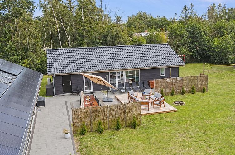 Vakantiehuis "Ronia" - 900m from the sea