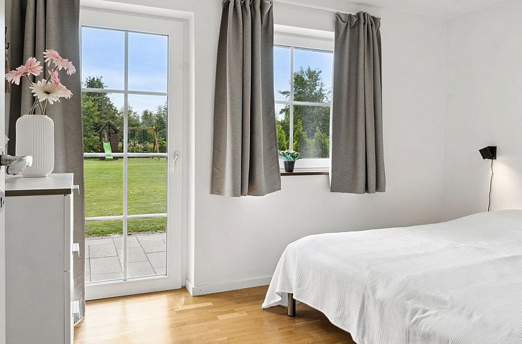 Vakantiehuis "Ronia" - 900m from the sea