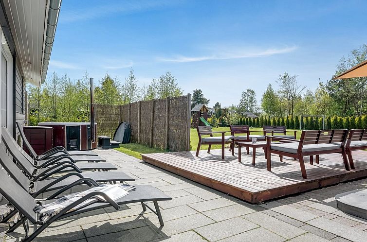 Vakantiehuis "Ronia" - 900m from the sea