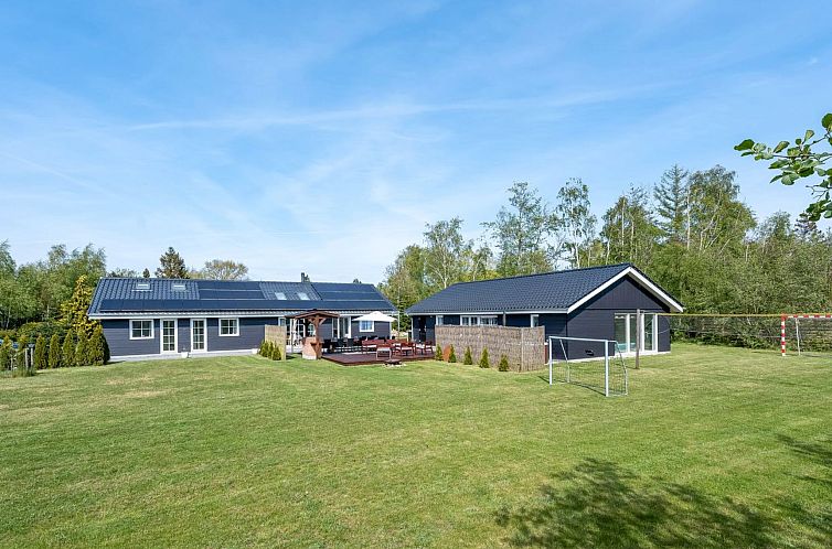 Vakantiehuis "Ronia" - 900m from the sea