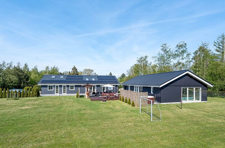 Vakantiehuis "Ronia" - 900m from the sea