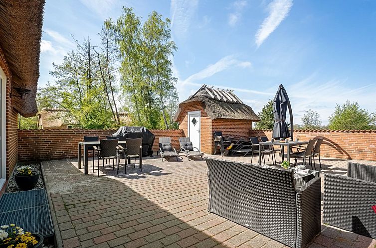 Vakantiehuis "Krok" - 1.2km from the sea