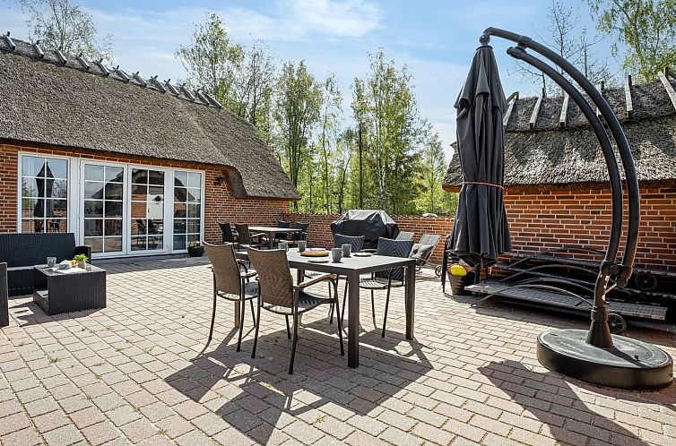 Vakantiehuis "Krok" - 1.2km from the sea