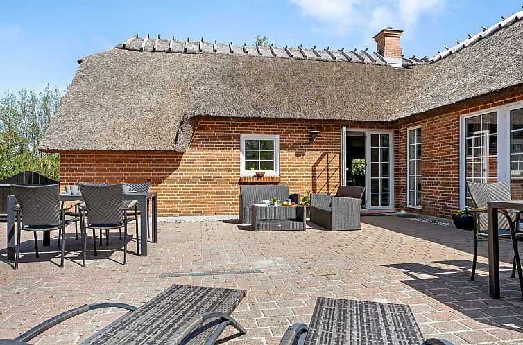 Vakantiehuis "Krok" - 1.2km from the sea