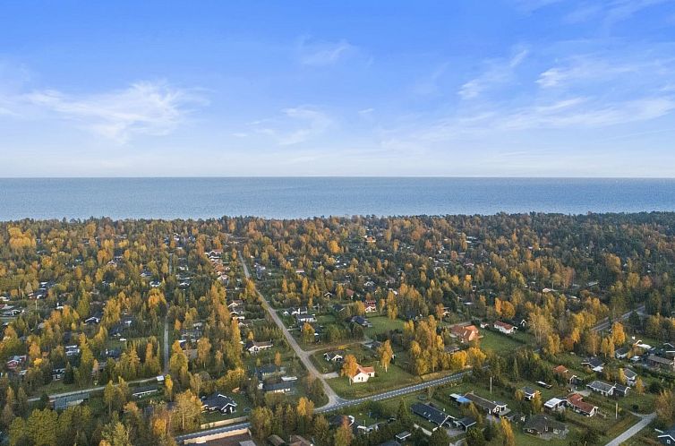 Vakantiehuis "Krok" - 1.2km from the sea