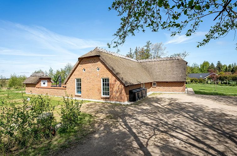 Vakantiehuis "Krok" - 1.2km from the sea