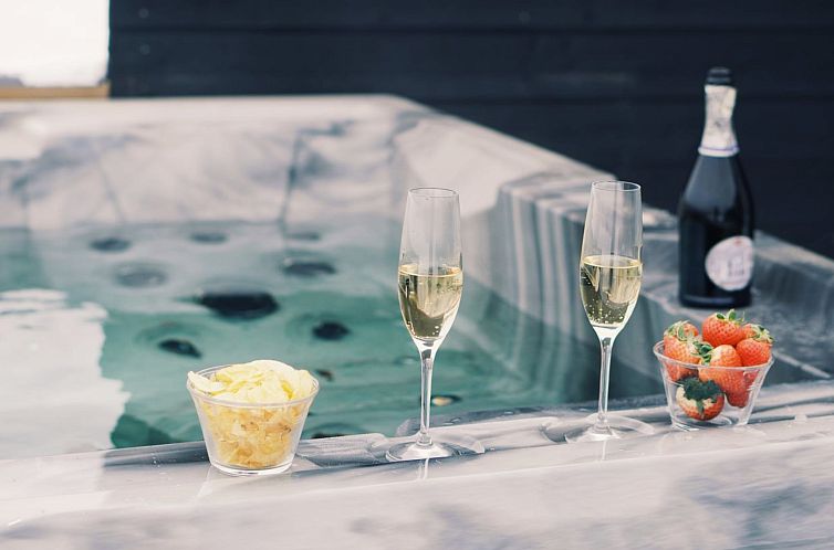 Vakantiehuis "Alisia" - 900m from the sea