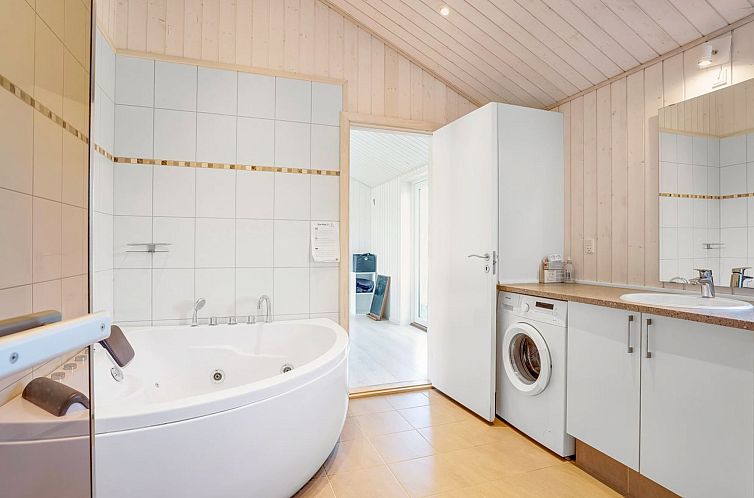 Vakantiehuis "Kiersten" - 800m from the sea