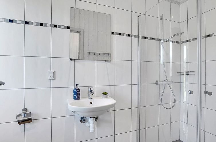 Vakantiehuis "Kiersten" - 800m from the sea