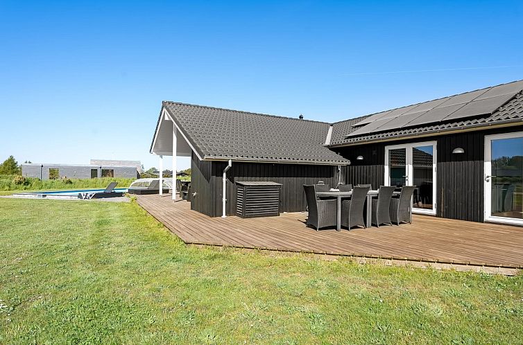 Vakantiehuis "Kiersten" - 800m from the sea