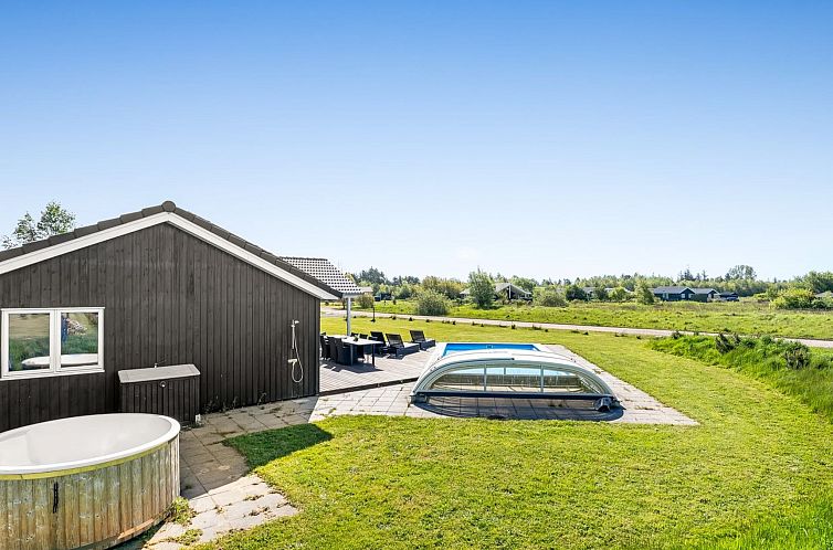 Vakantiehuis "Kiersten" - 800m from the sea