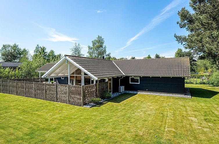 Vakantiehuis "Gudlaug" - 1km from the sea