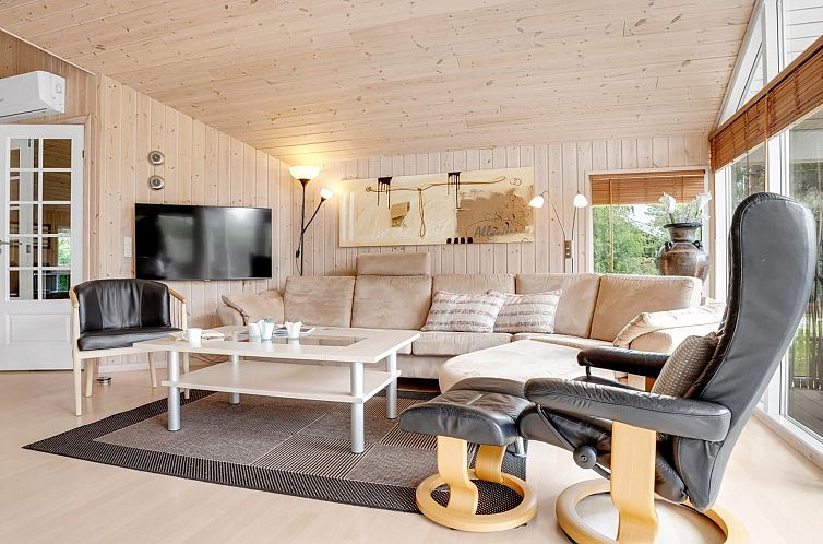 Vakantiehuis "Gudlaug" - 1km from the sea