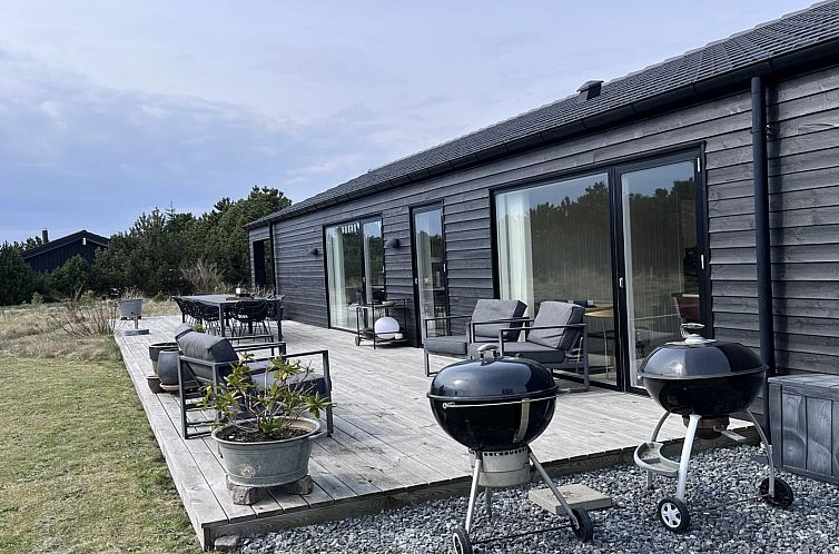 Vakantiehuis "Jale" - 900m from the sea