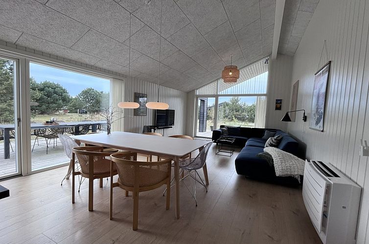 Vakantiehuis "Jale" - 900m from the sea