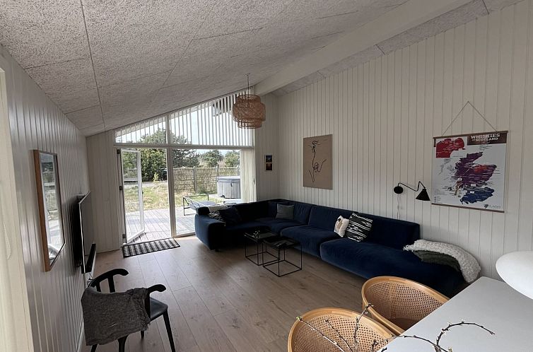 Vakantiehuis "Jale" - 900m from the sea