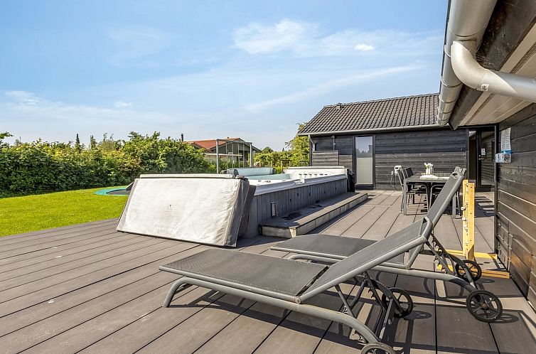 Vakantiehuis "Bernadine" - 500m from the sea