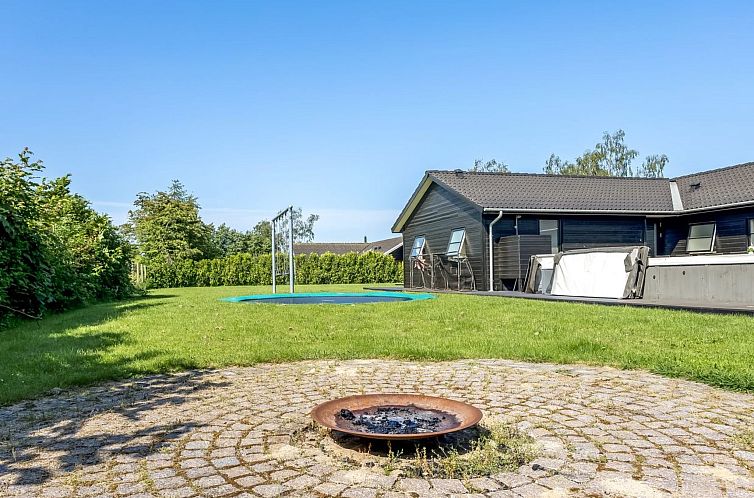 Vakantiehuis "Bernadine" - 500m from the sea