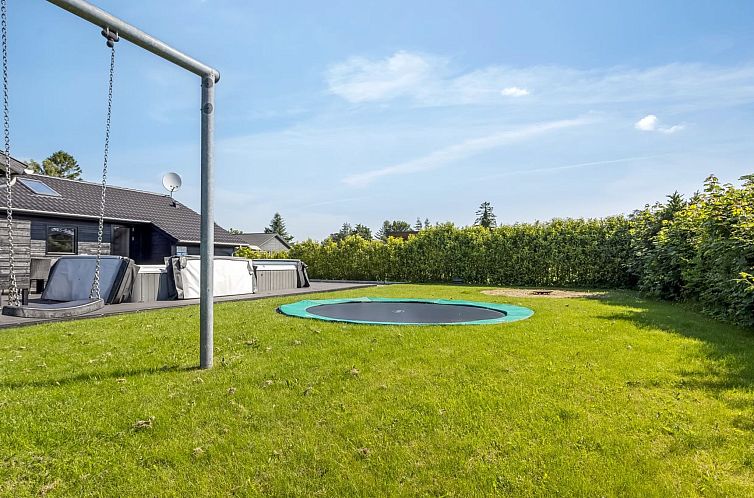 Vakantiehuis "Bernadine" - 500m from the sea