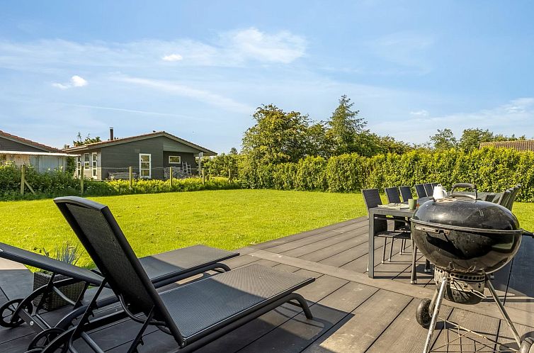 Vakantiehuis "Bernadine" - 500m from the sea