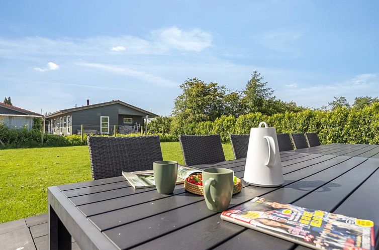 Vakantiehuis "Bernadine" - 500m from the sea