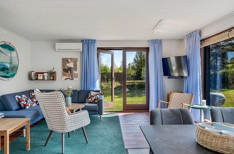 Vakantiehuis "Tjerk" - 900m from the sea