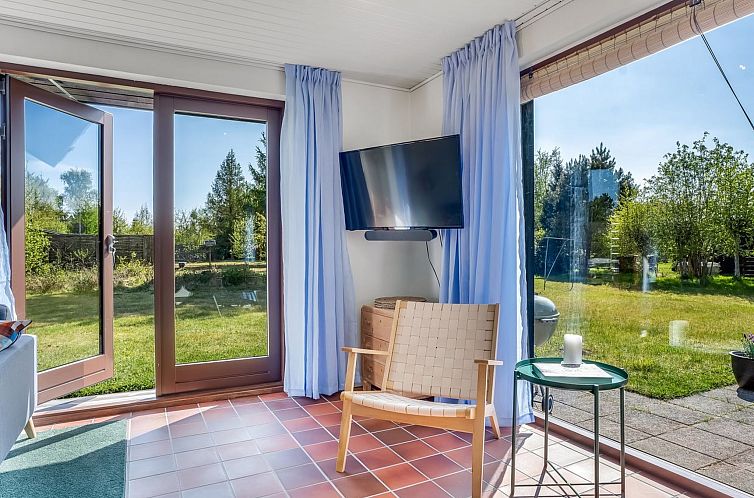 Vakantiehuis "Tjerk" - 900m from the sea