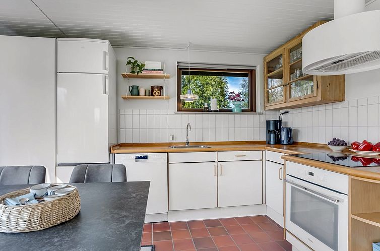 Vakantiehuis "Tjerk" - 900m from the sea