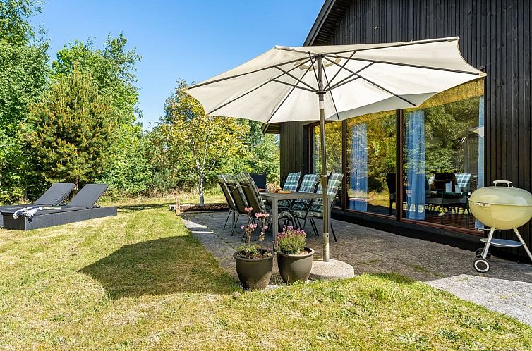 Vakantiehuis "Tjerk" - 900m from the sea