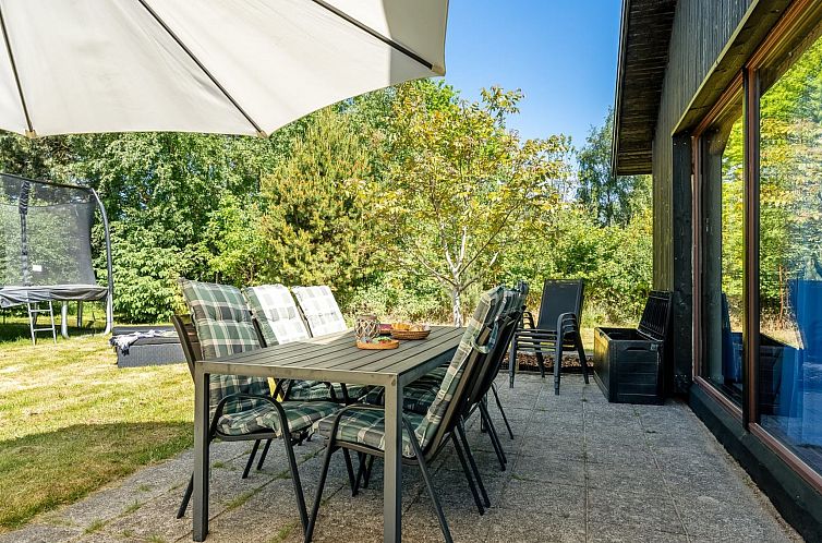 Vakantiehuis "Tjerk" - 900m from the sea