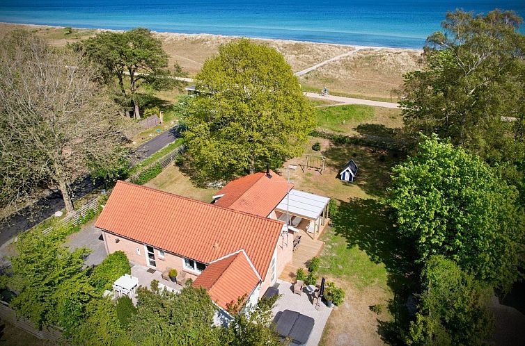 Vakantiehuis "Marjukka" - 10m from the sea