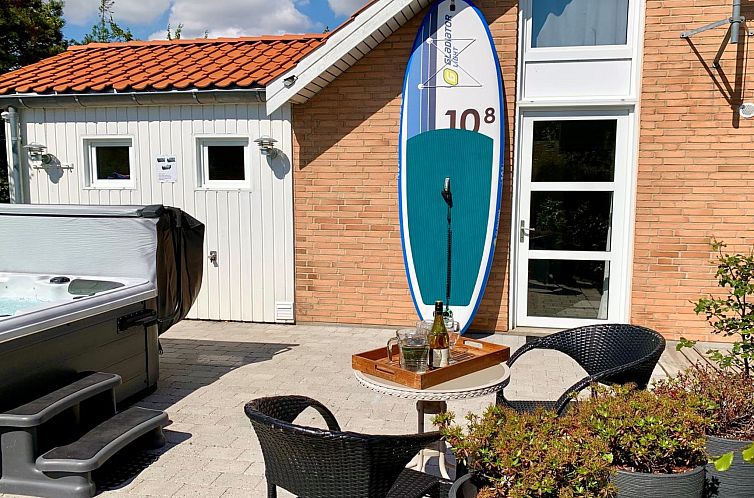 Vakantiehuis "Marjukka" - 10m from the sea