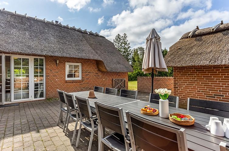 Vakantiehuis "Tara" - 900m from the sea