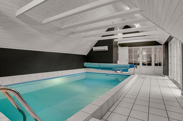 Vakantiehuis "Tara" - 900m from the sea