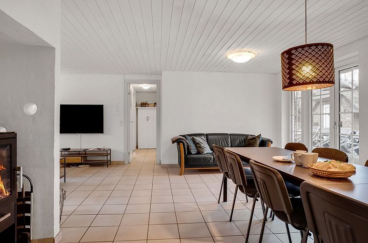 Vakantiehuis "Tara" - 900m from the sea