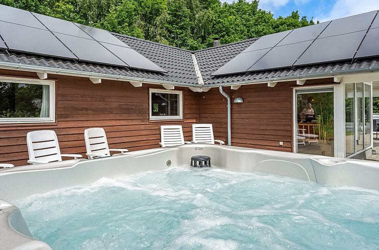 Vakantiehuis "Tialda" - 1.3km from the sea
