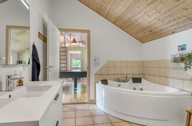 Vakantiehuis "Tialda" - 1.3km from the sea