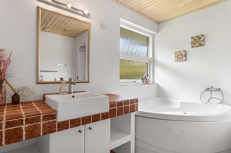 Vakantiehuis "Erna" - 900m from the sea