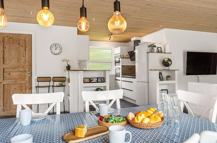 Vakantiehuis "Erna" - 900m from the sea