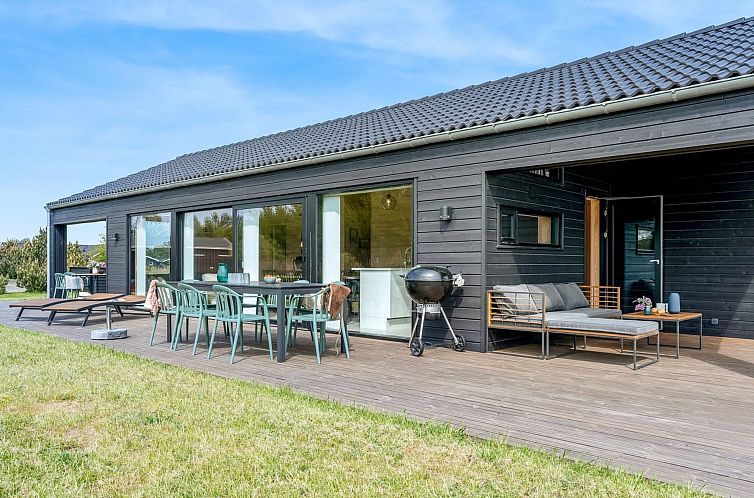 Vakantiehuis "Edite" - 900m from the sea