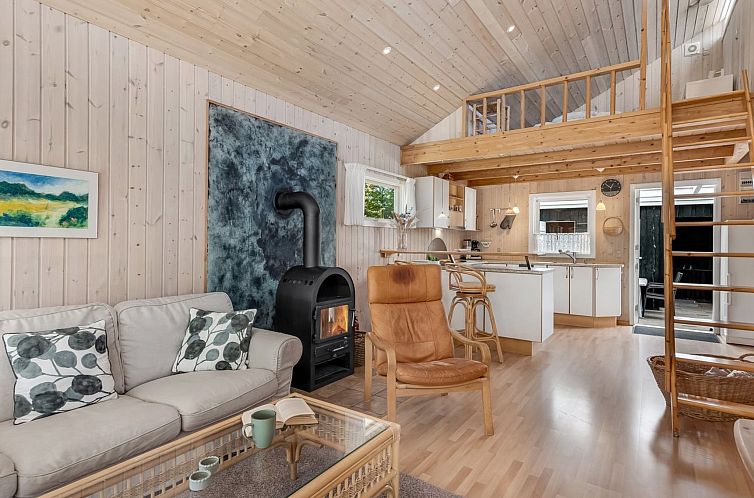 Vakantiehuis "Rustam" - 600m from the sea