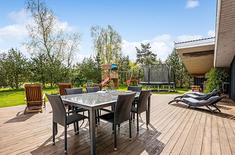 Vakantiehuis "Helena" - 700m from the sea