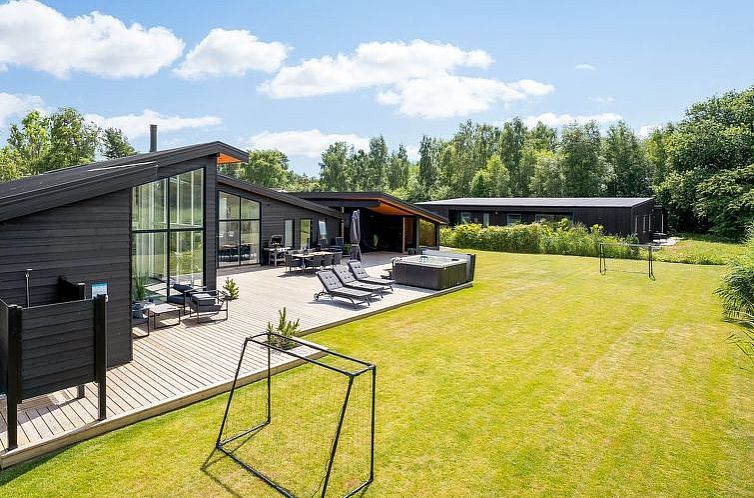 Vakantiehuis "Apelone" - 900m from the sea