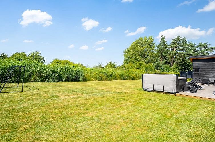 Vakantiehuis "Apelone" - 900m from the sea