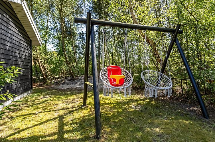 Vakantiehuis "Marlena" - 1.1km from the sea