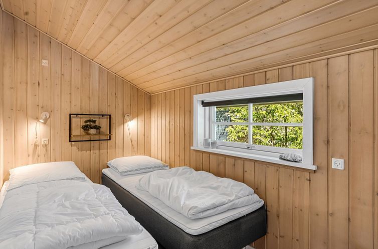 Vakantiehuis "Marlena" - 1.1km from the sea