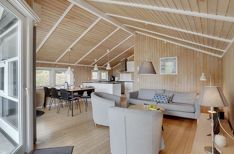 Vakantiehuis "Nafni" - 200m from the sea