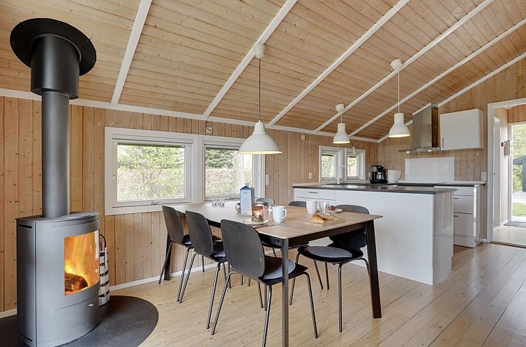 Vakantiehuis "Nafni" - 200m from the sea